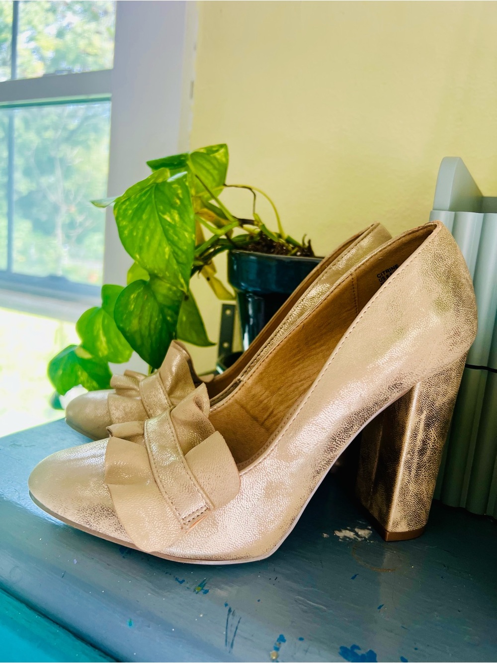 JustFabulous Women's Metallic Buffed Gold Block Heel Pumps with Ruffle Accent